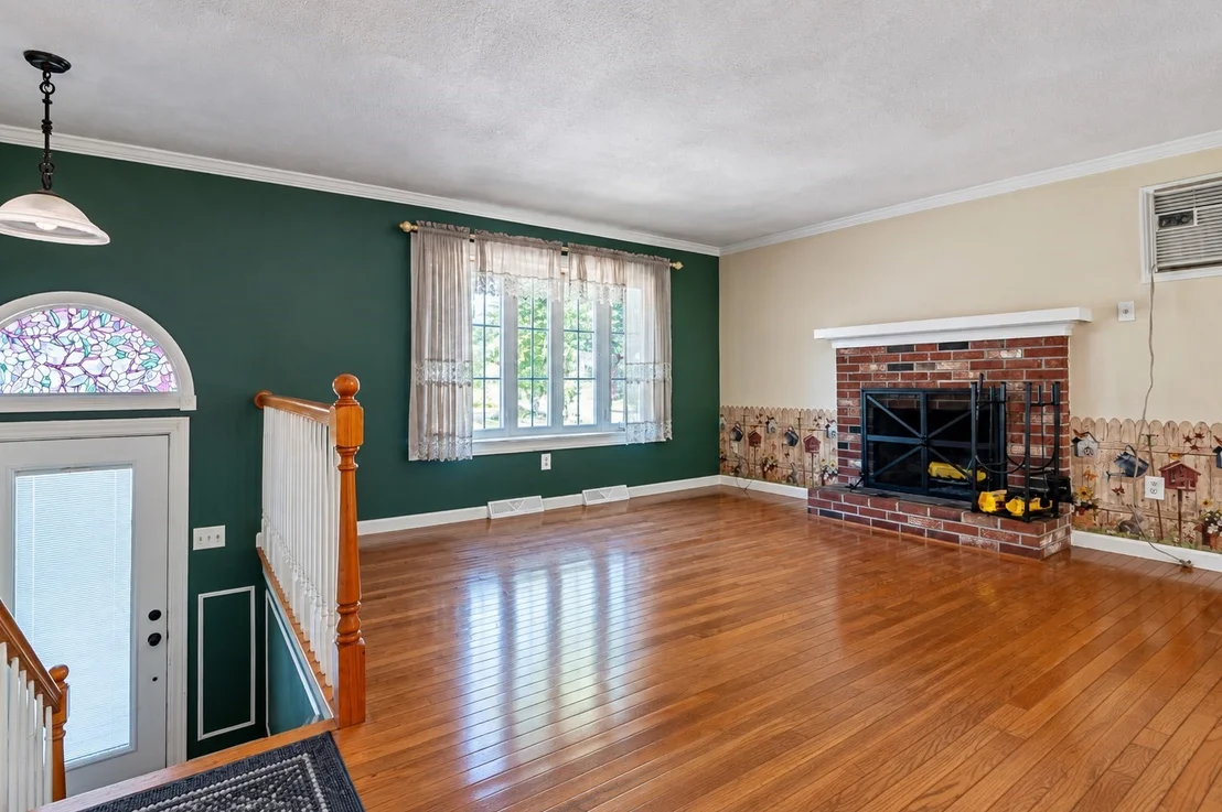 Photo of 5 Glenwood Cir