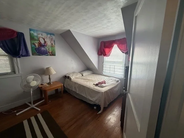 Photo of 32 Zenith Dr