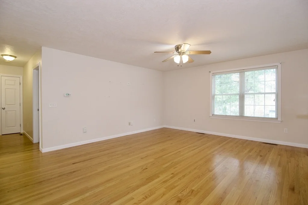 Photo of 114 Barrington Dr