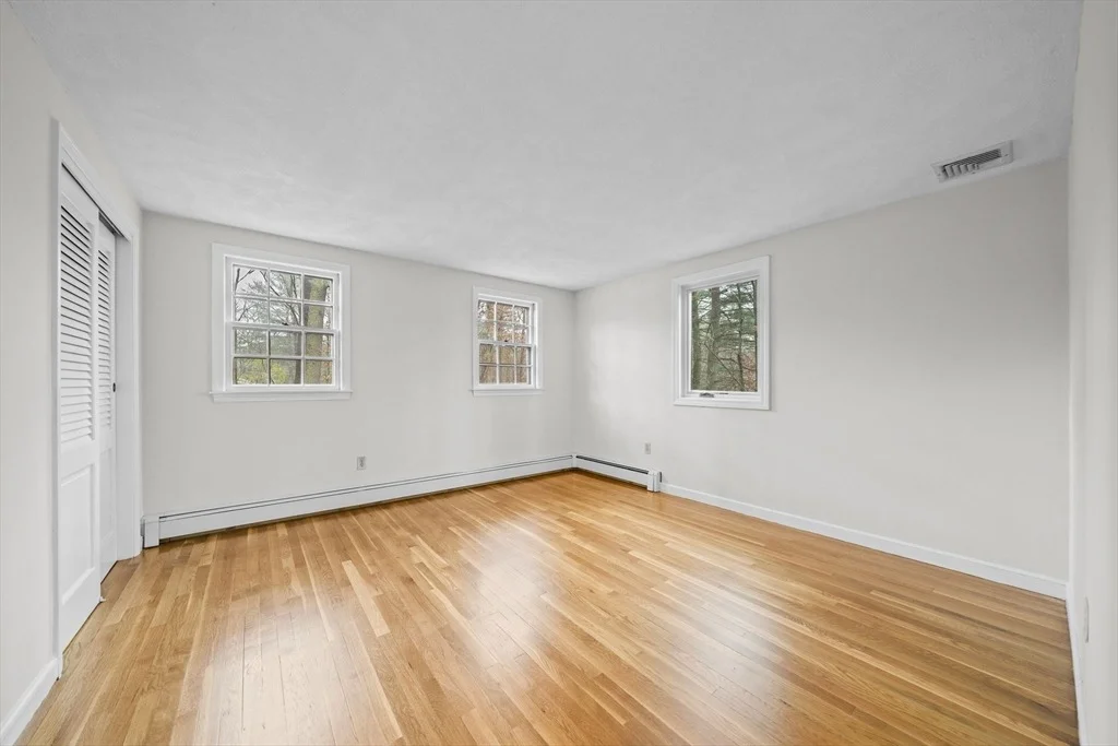 Photo of 7 Surrey Ln