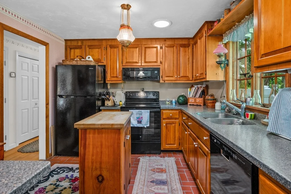 Photo of 89 Cliff Pond Rd