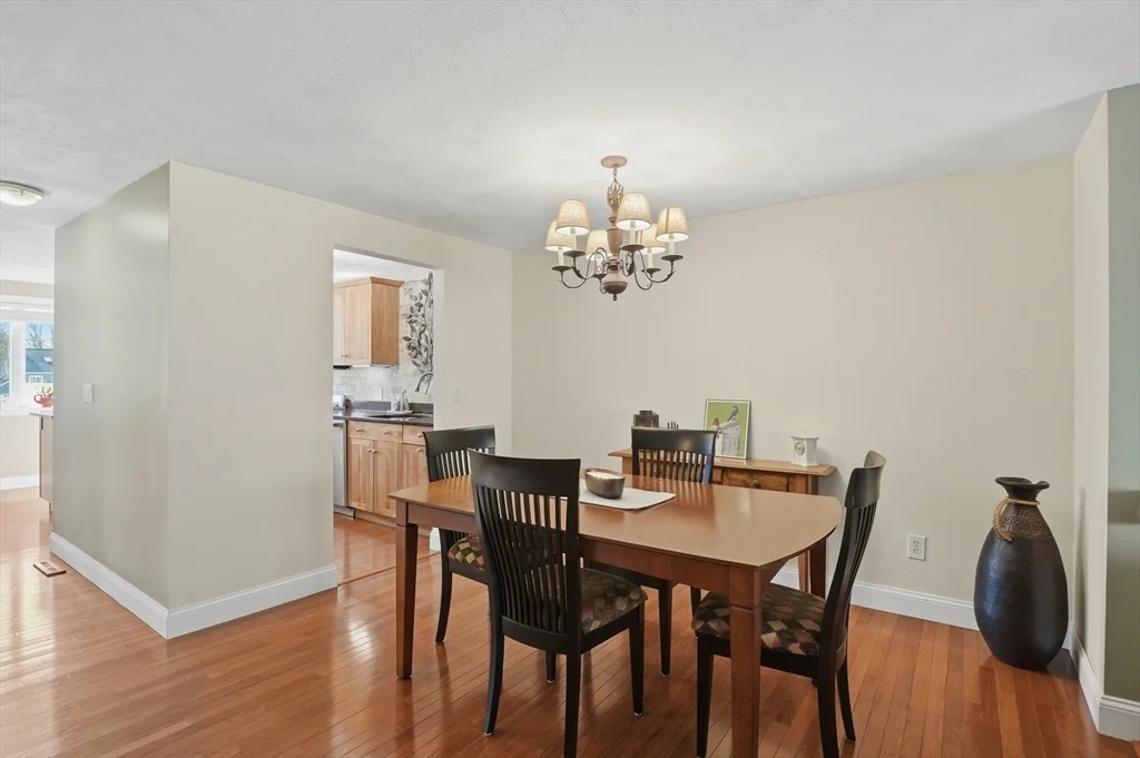 Photo of Unit 701 at 31 Blithewood Avenue