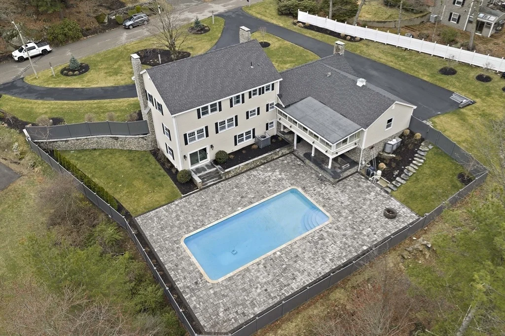 Photo of 49 Algonquin Rd