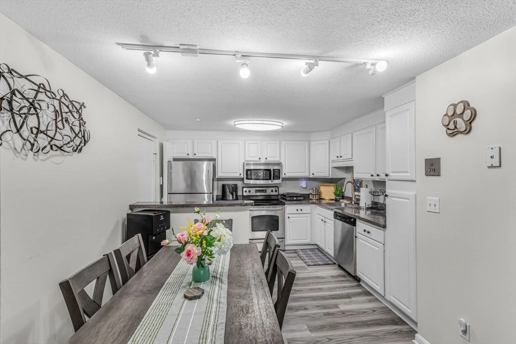 Photo of Unit K at 21 Pine St