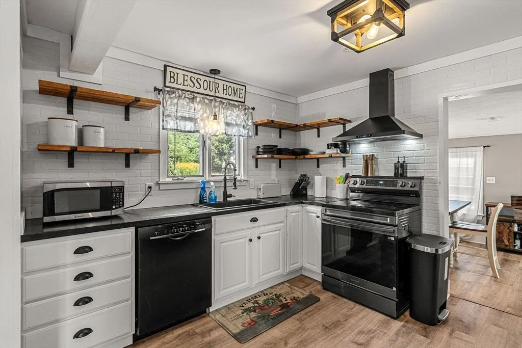 Photo of 22 Loring Rd