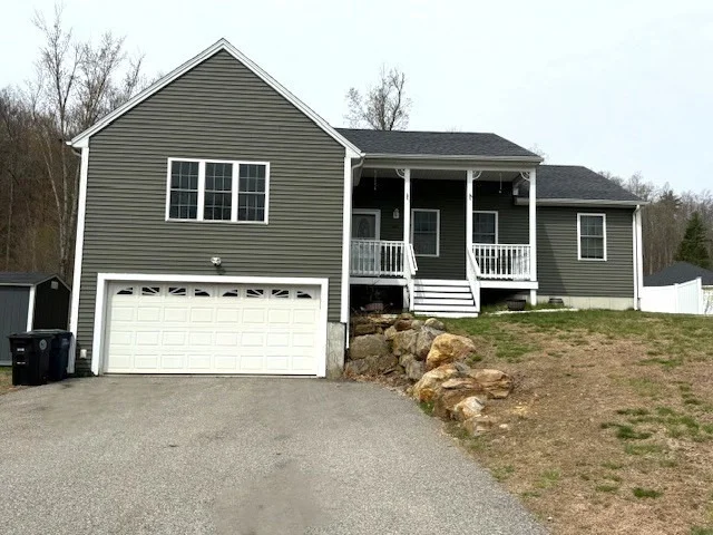 Photo of 141 Cournoyer Blvd