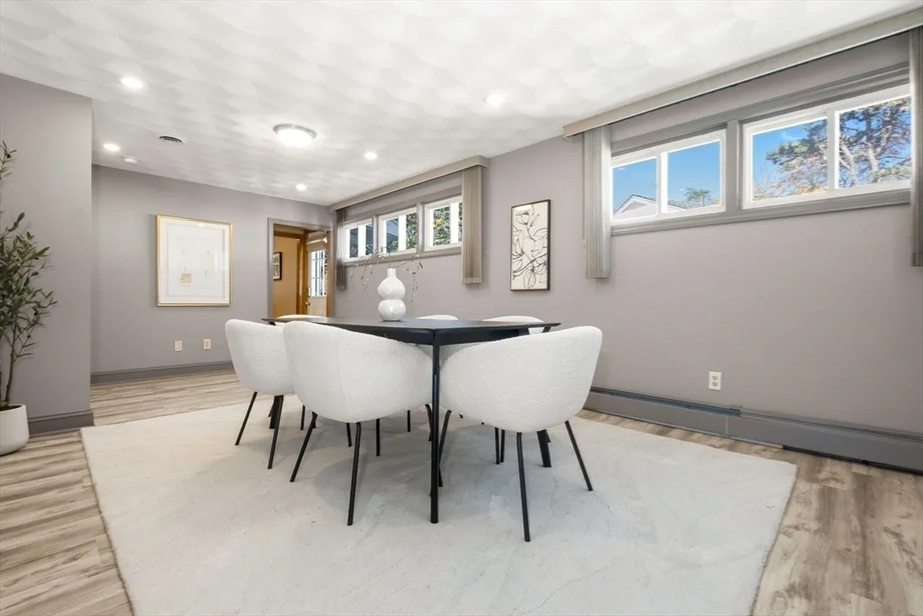 Photo of 97 Oak St