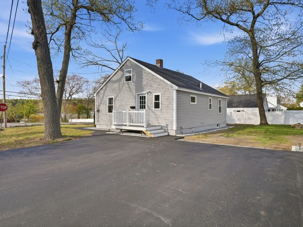 Photo of 51 Sandy Pond Rd