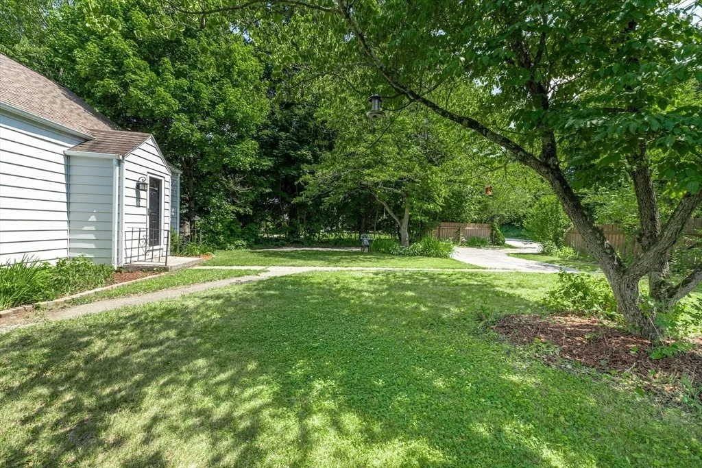 Photo of 152 Southbridge Rd