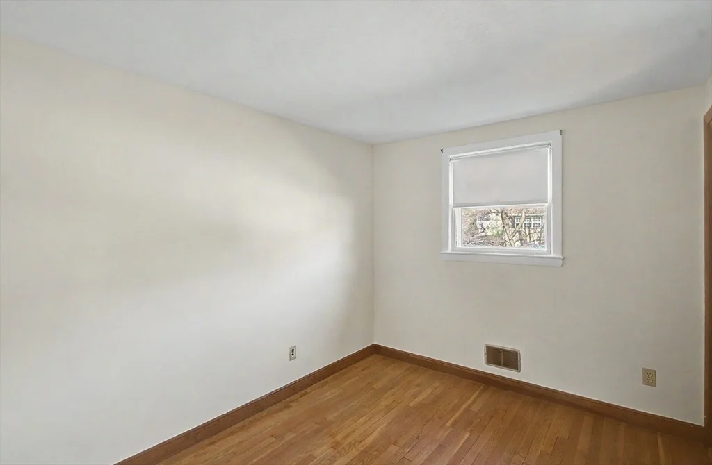 Photo of 29 Greenleaf Cir
