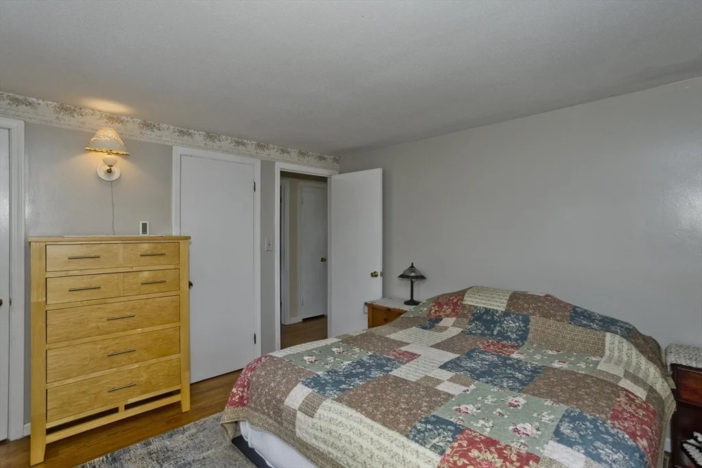 Photo of 125 Pondview Dr