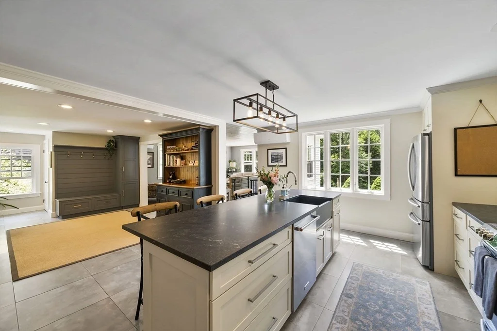 Photo of 807 Summer St