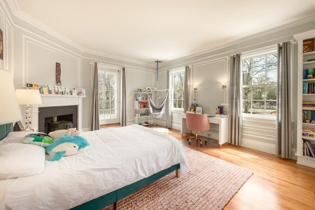 Photo of 355 Buckminster Road