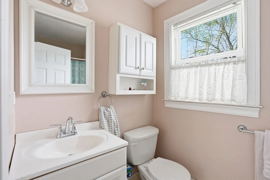 Photo of 264 Webster St