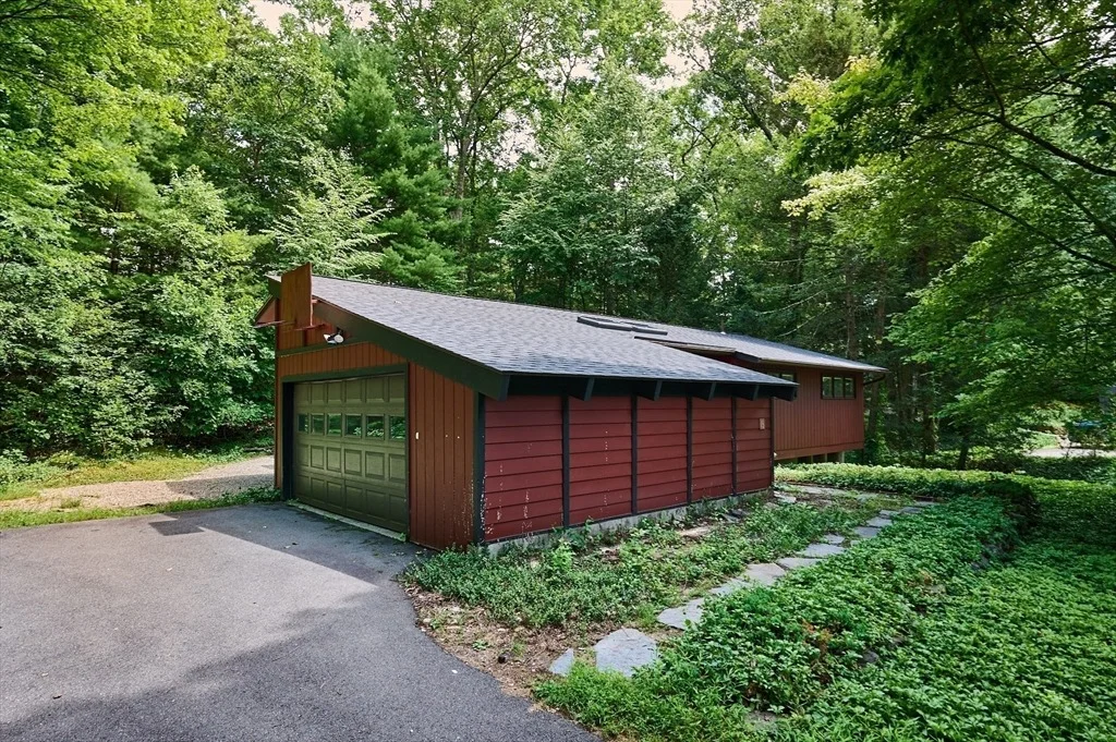 Photo of 15 Red Fox Ln