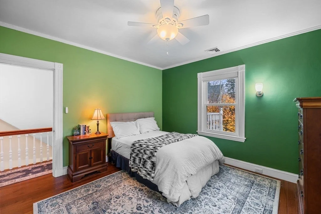 Photo of 5 Beacon St