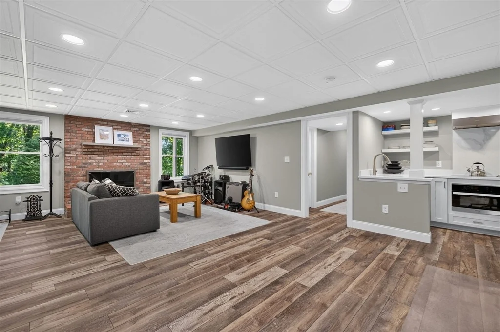 Photo of 22 Rhodes Dr