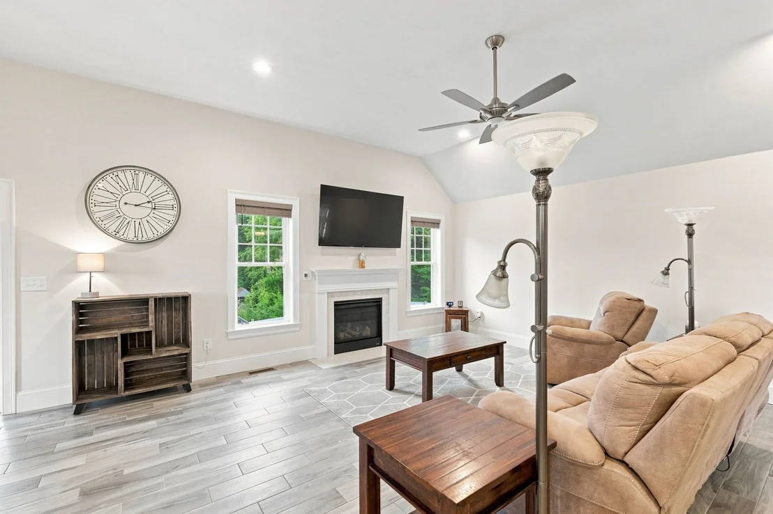 Photo of 59 Waterford Cir