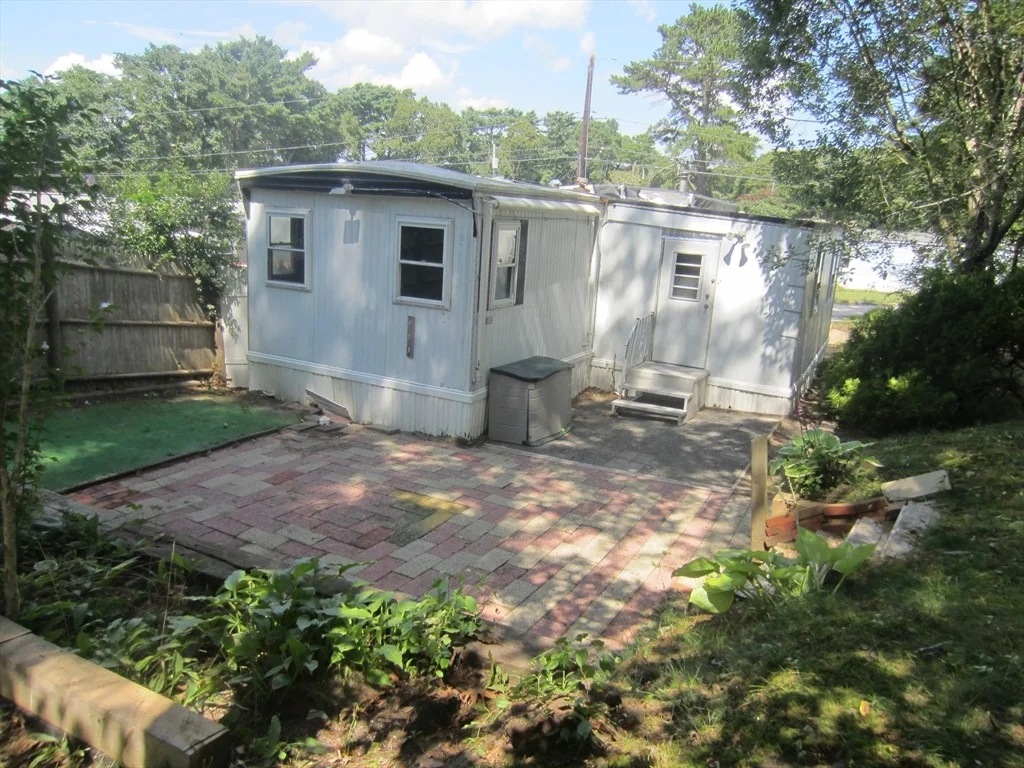 Photo of 8 Kristen Ln