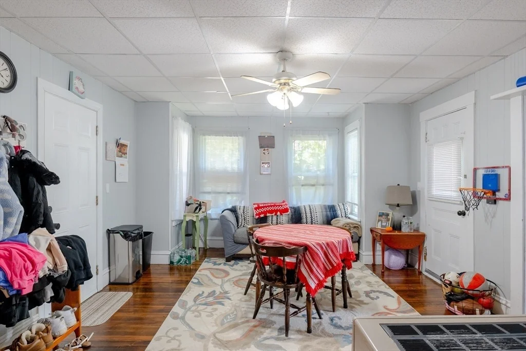 Photo of 8 Gladding Pl
