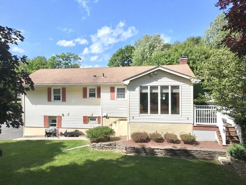 Photo of 8 Deerfield Rd