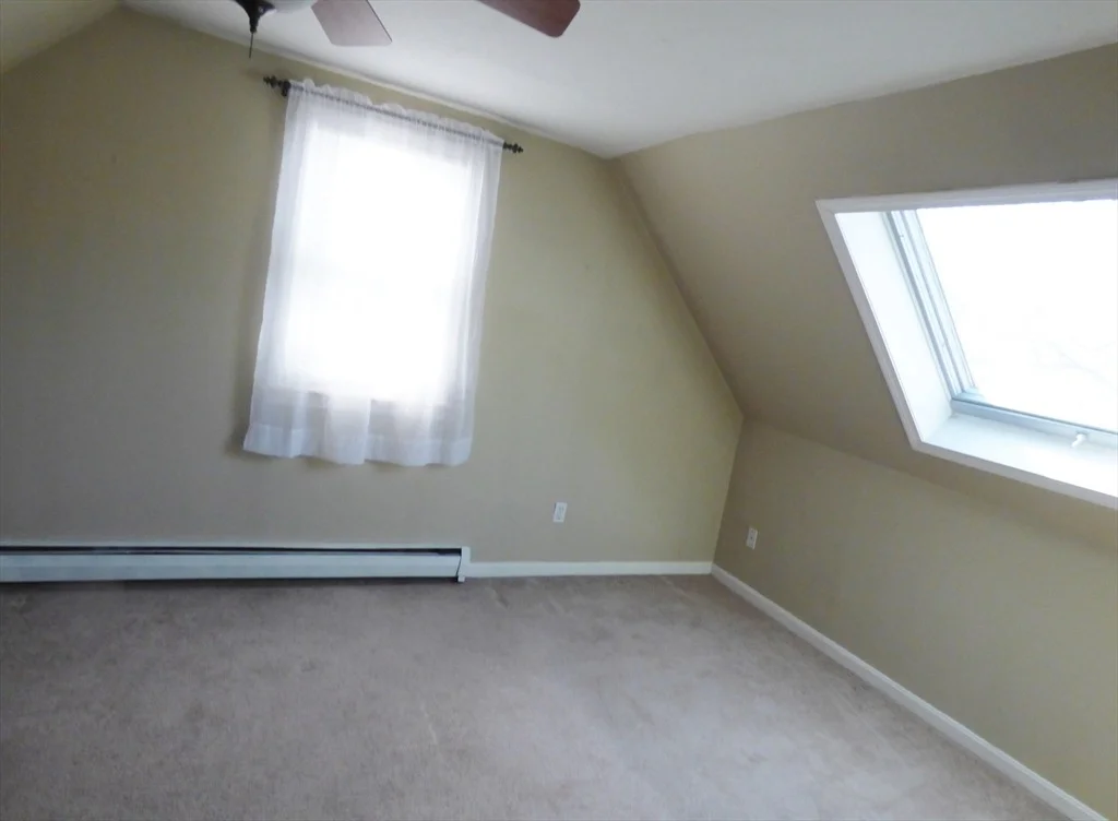Photo of 33 Lakeview Dr