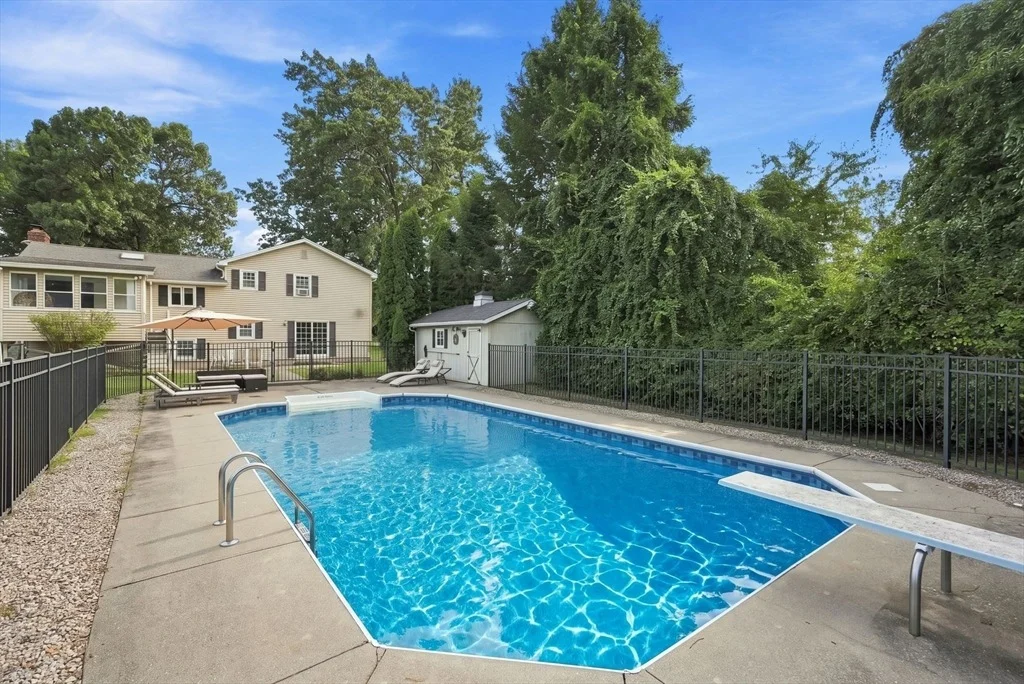 Photo of 367 Steiger Dr
