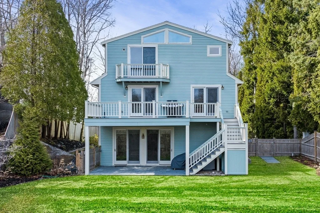 Photo of 170 Beacon St
