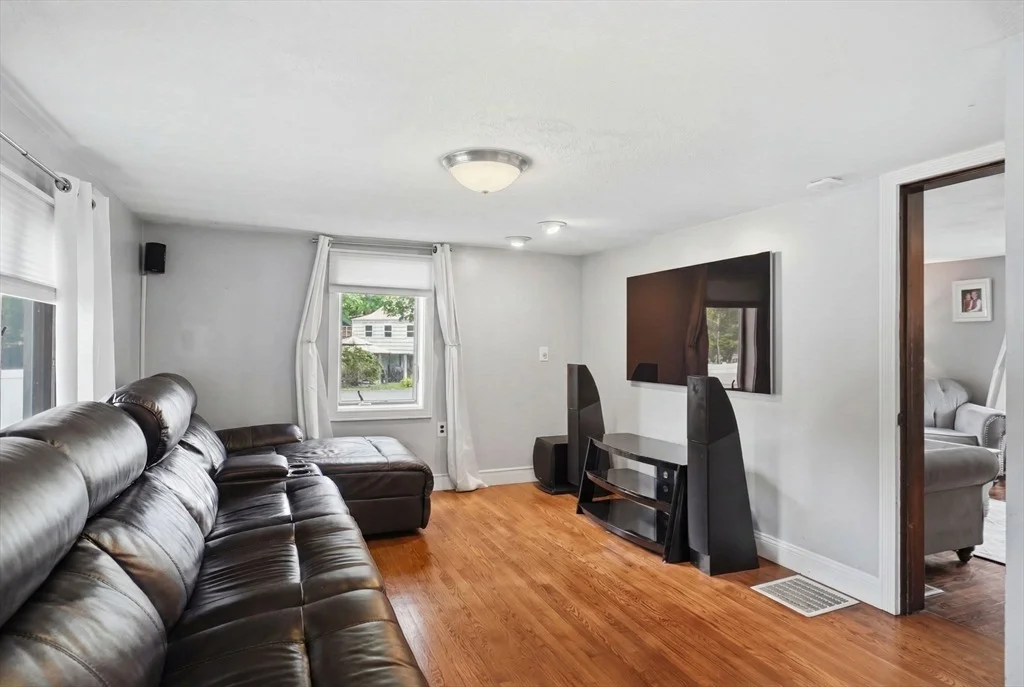 Photo of 31 Herrick Rd