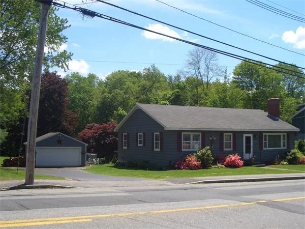 Photo of 2331 Main St