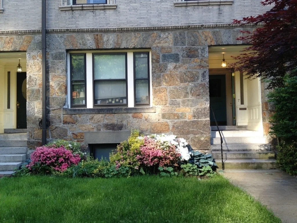 Photo of Unit 3 at 7 Regent Cir