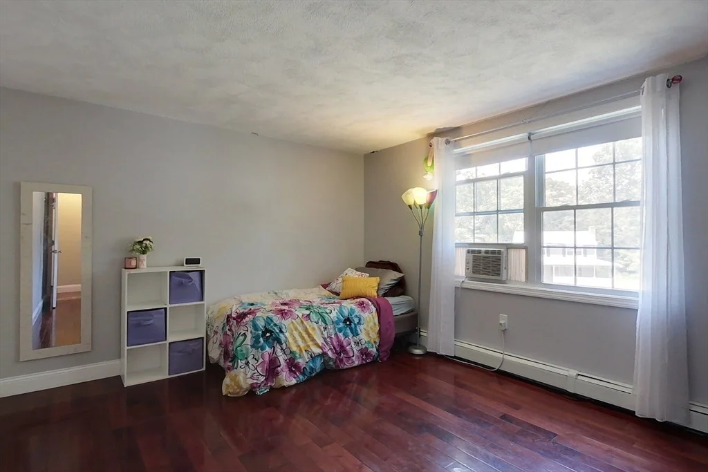 Photo of 21 Hyacinth Dr