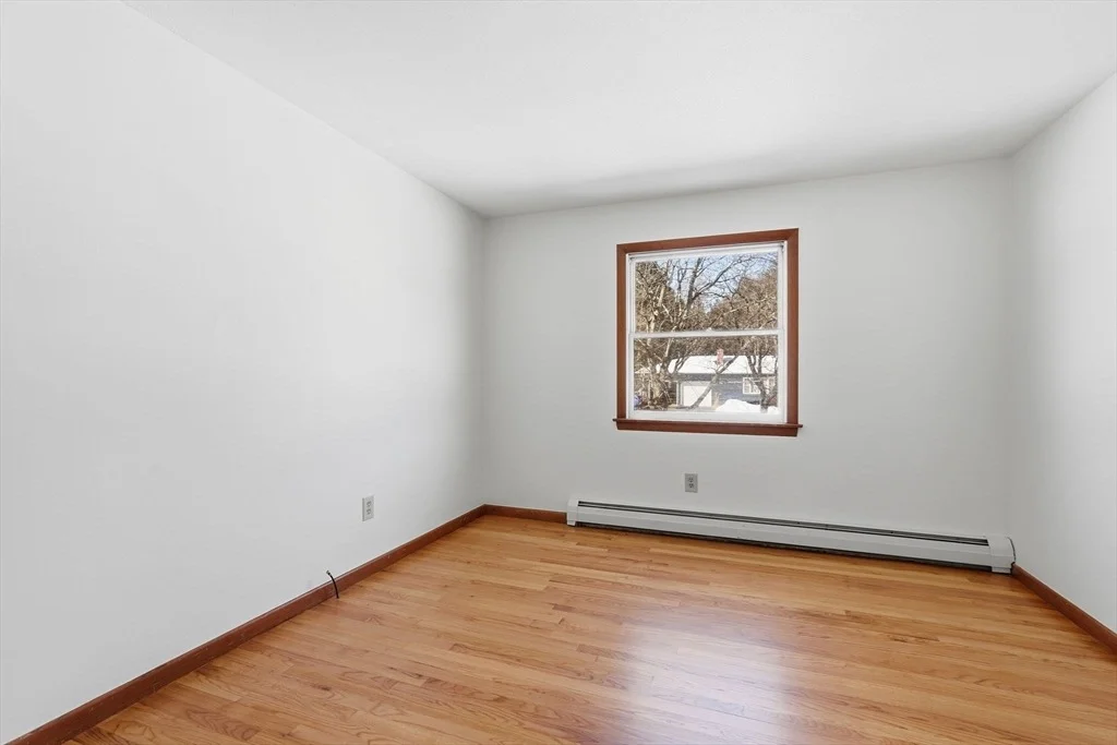 Photo of 132 Pondview Dr