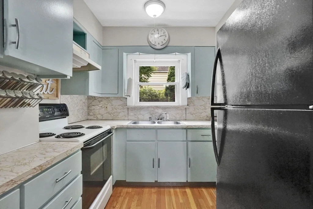 Photo of 76 Roosevelt Ave