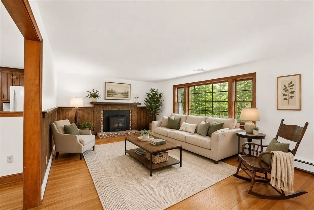 Photo of 371 Longley Rd