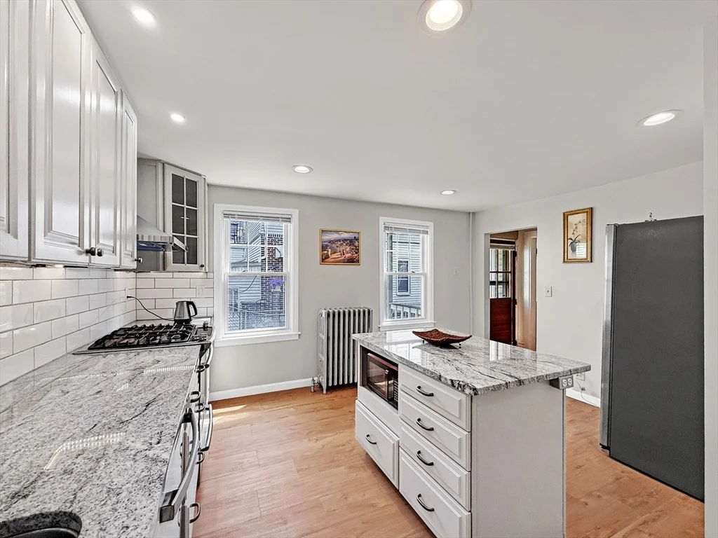 Photo of 76 Baldwin Ave