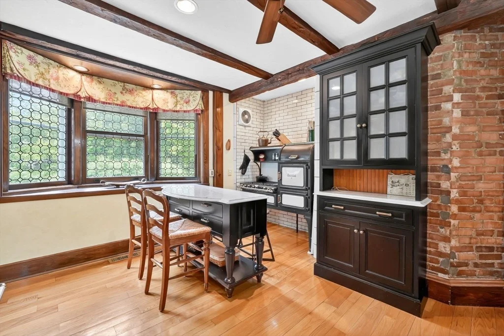 Photo of 135 Forest Glen Rd