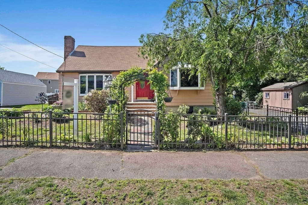 Photo of 4 Merrow Ln