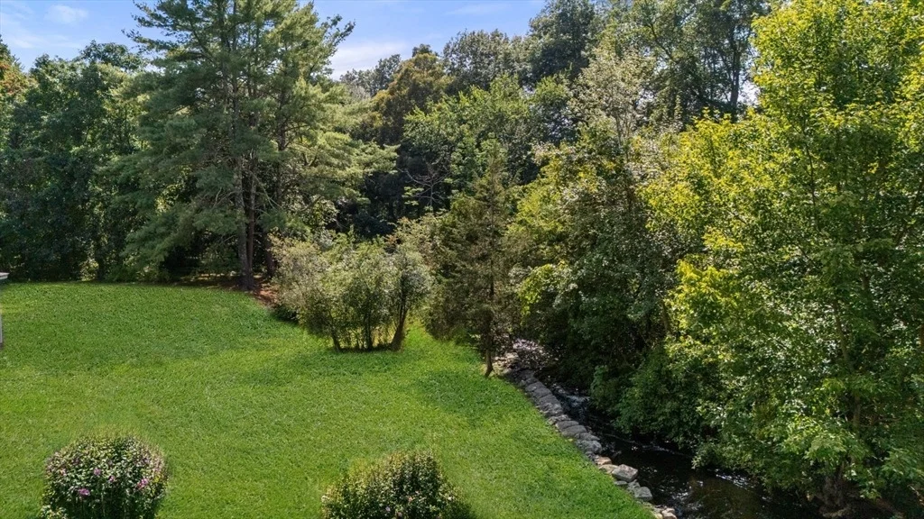Photo of 15 Hobbs Brook Rd