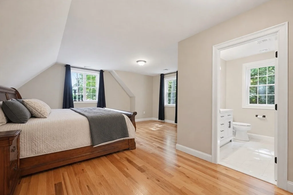 Photo of 74 King Philip Rd
