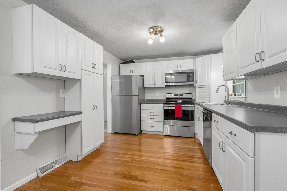Photo of 7 Hickory Dr