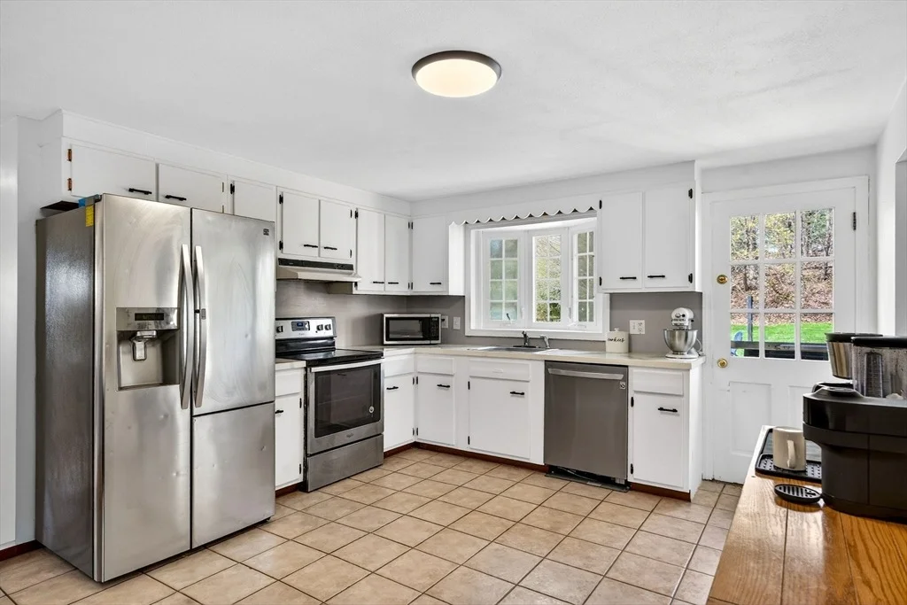 Photo of 10 Meadowbrook Rd