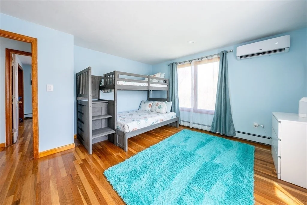 Photo of 33 Island View Rd