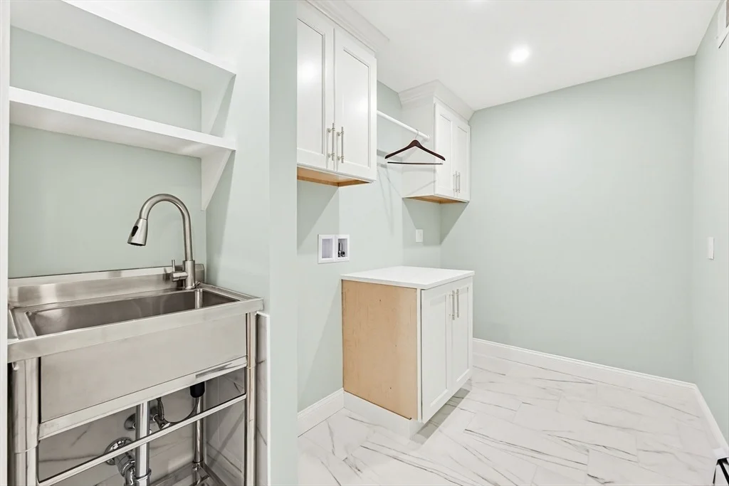 Photo of 2 Fieldstone Dr