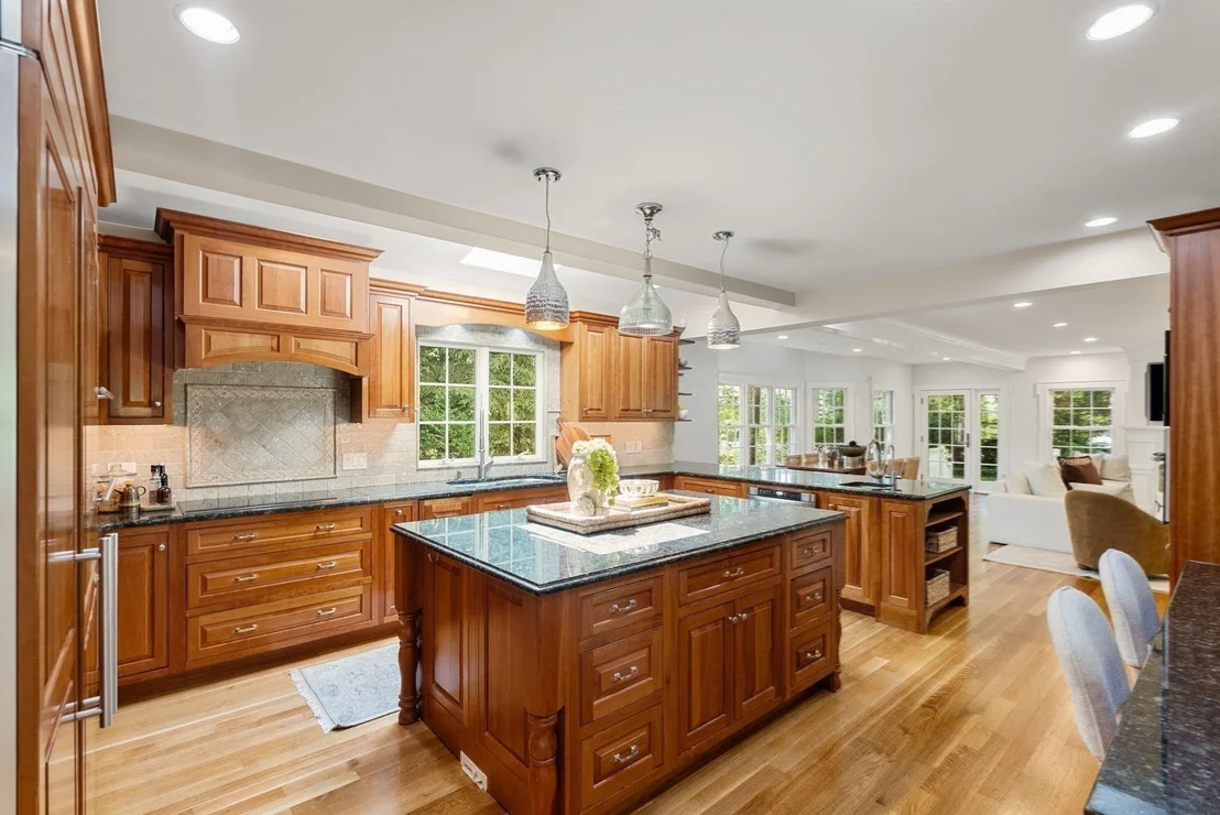Photo of 1 Kenilworth Circle