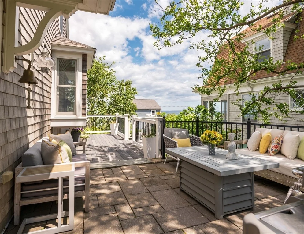 Photo of 46 Holbrook Ave