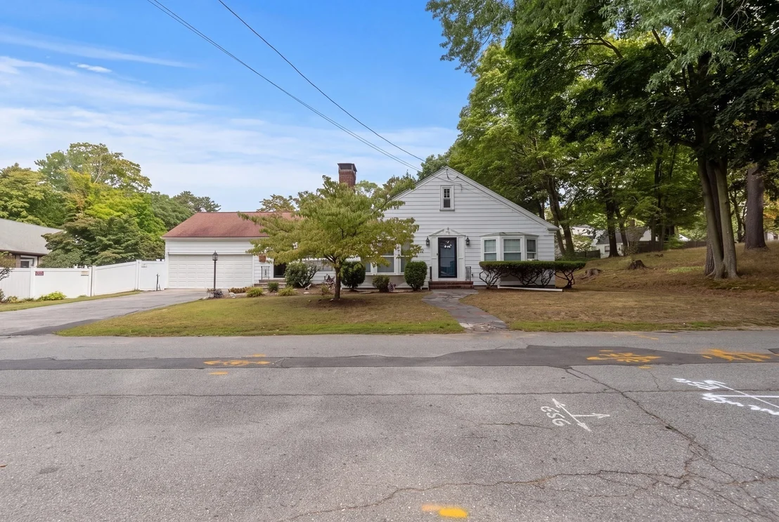 Photo of 163 Oakside Ave