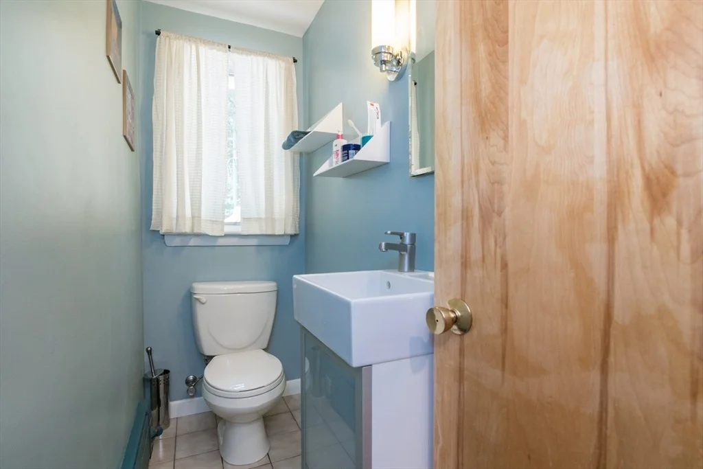 Photo of 669 Westhampton Rd