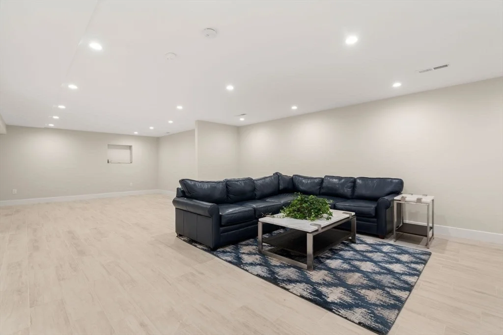 Photo of 620 High Rock St
