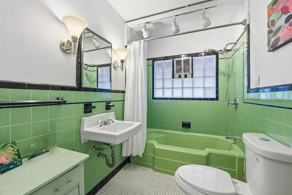 Photo of 31 Trinity Ter
